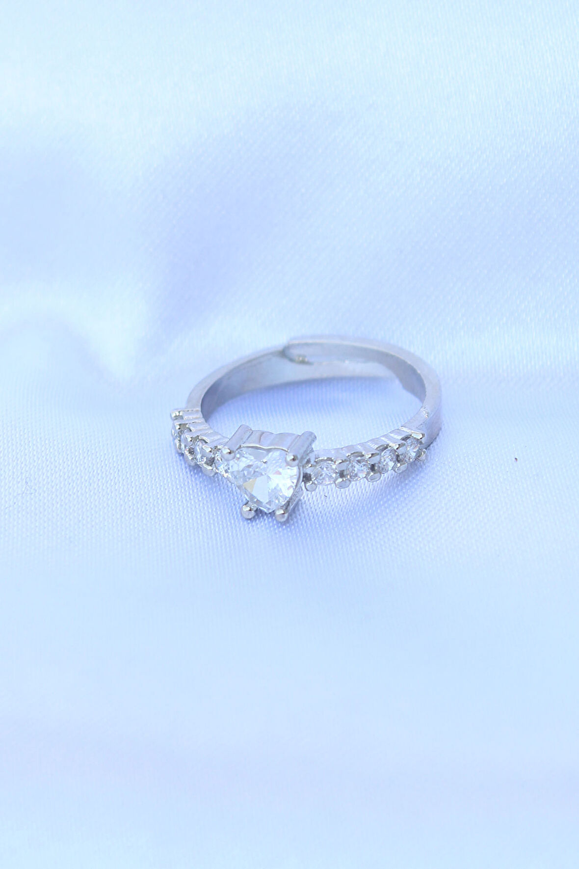 Zarif Kadın için Silver Pirinç Ayarlı Zirkonlu Minik Kalp Yüzük