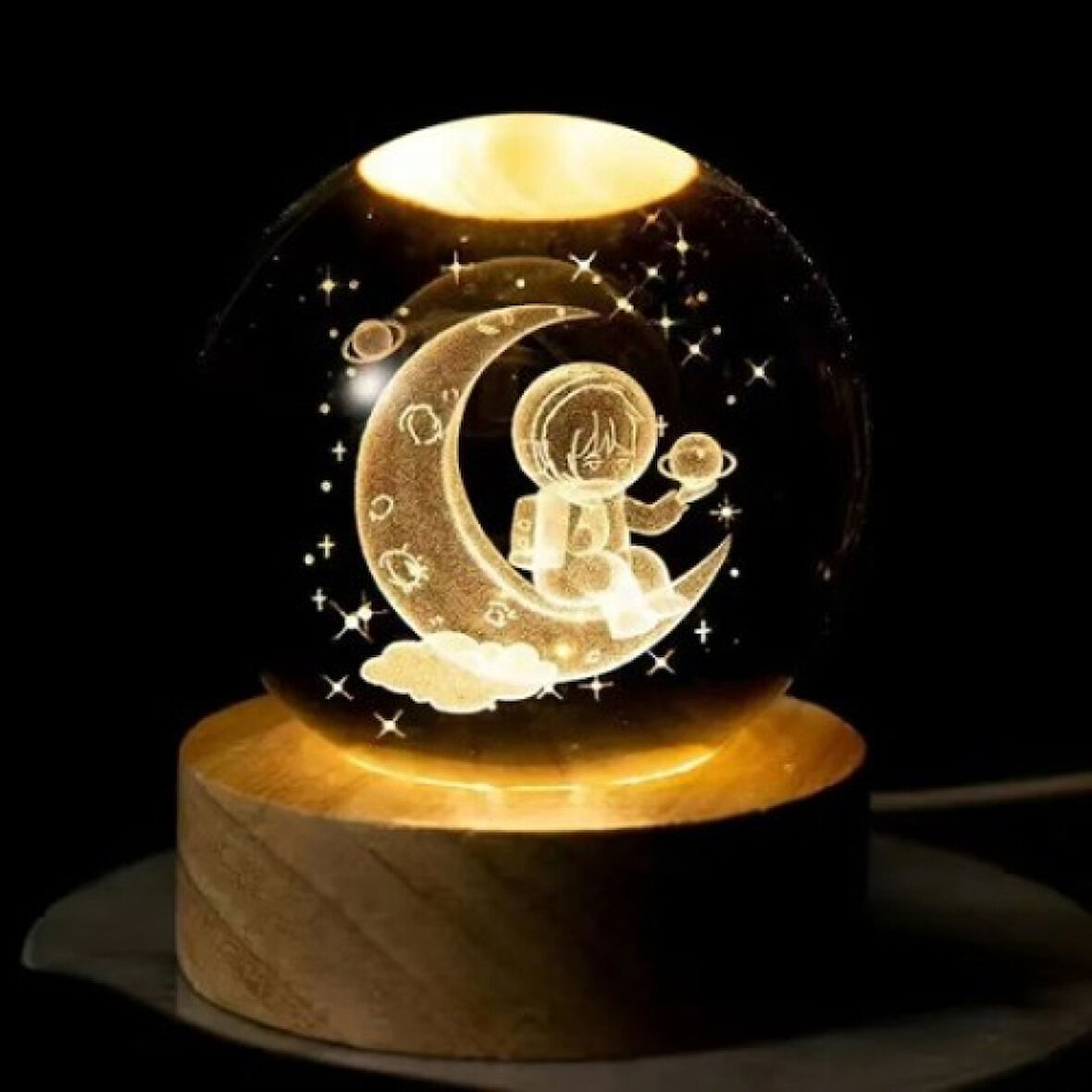 Büro Ev Hediyesi için 8CM Işıklı Ahşap Altlıklı Ayda Astronot Cam Küre