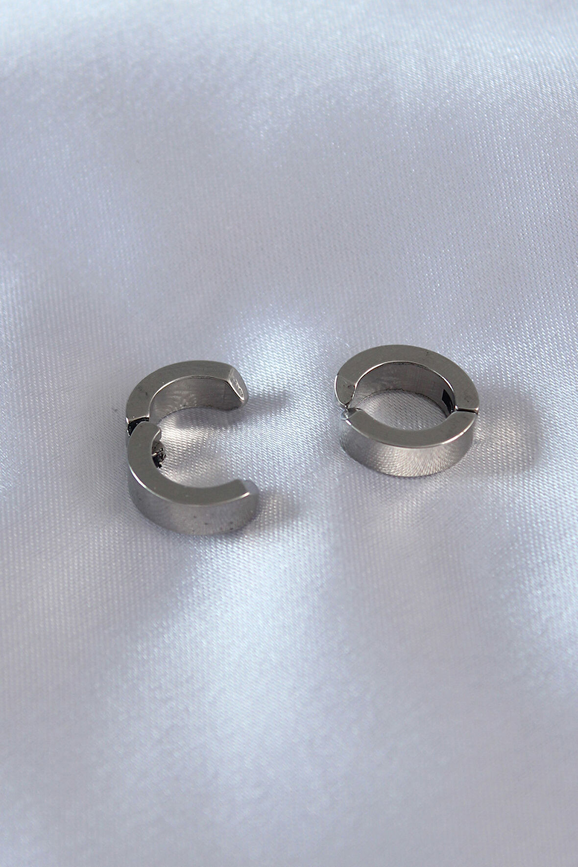 Bakımlı Erkek için Silver Çelik Sıkıştırmalı Küpe