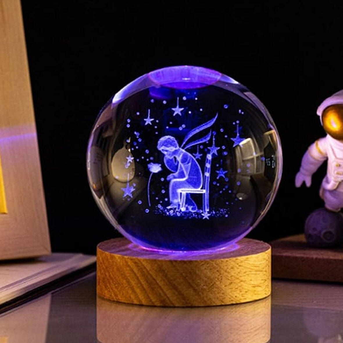 Büro Ev Ofis Hediyesi için 6CM Renk Değiştiren RGB Ahşap Standlı Işıklı Cam Küre