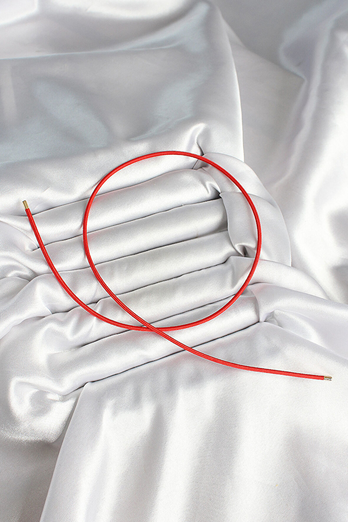 Zarif Kadın Bakımlı Erkek için Kırmızı Mıknatıslı Sarmal Bileklik