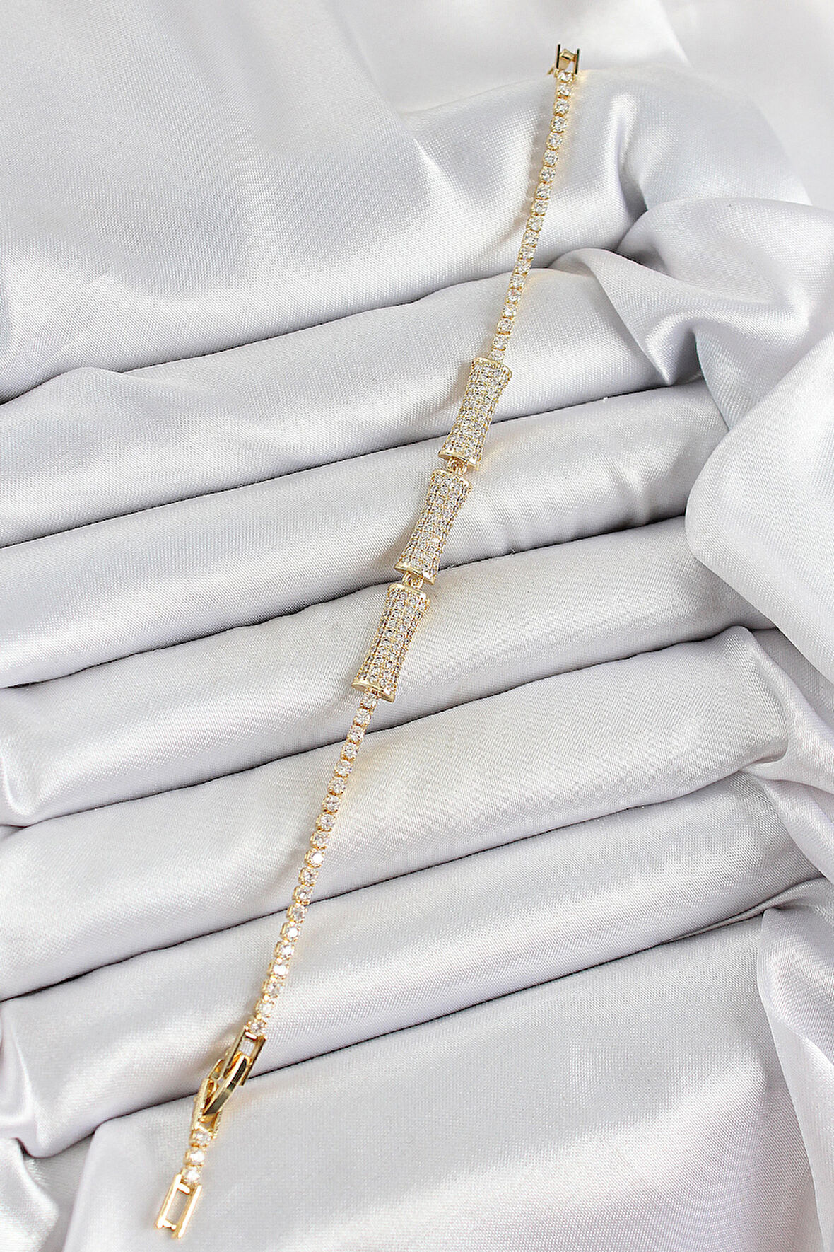 Zarif Kadın için Golden Pirinç Zirkonlu Kemik Bileklik