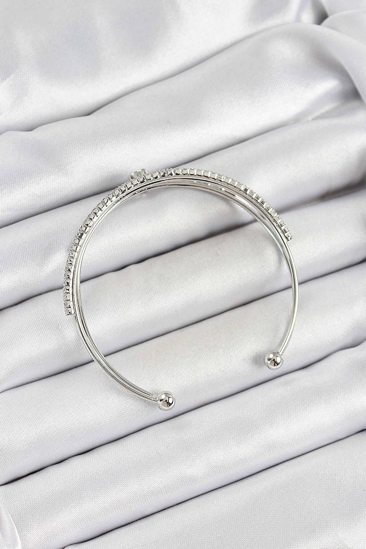 Zarif Kadın için Silver Pirinç Zirkonlu Kalpli Bileklik