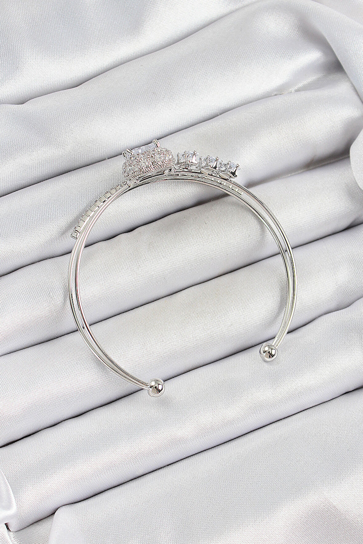 Zarif Kadın için Silver Pirinç Kalpli Zirkonlu Bileklik