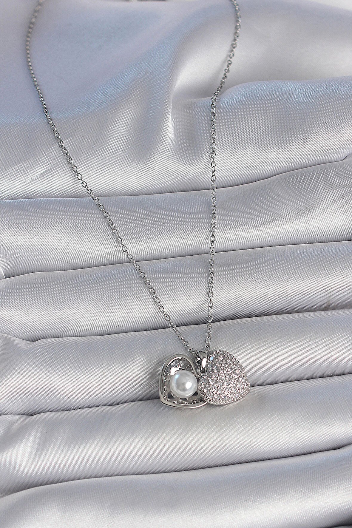 Zarif Kadın için Silver Çelik Zincir Zirkonlu Açılır İnci Kalp Kolye