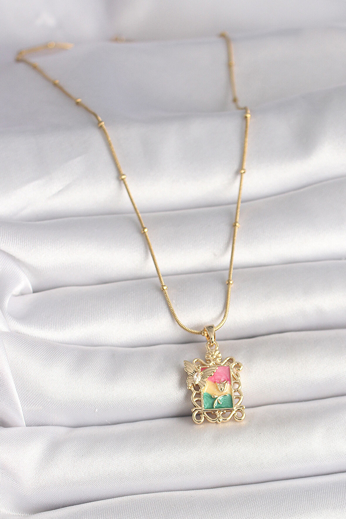 Zarif Kadın için Golden Çelik Renkli Zirkonlu Kelebek Portre Kolye