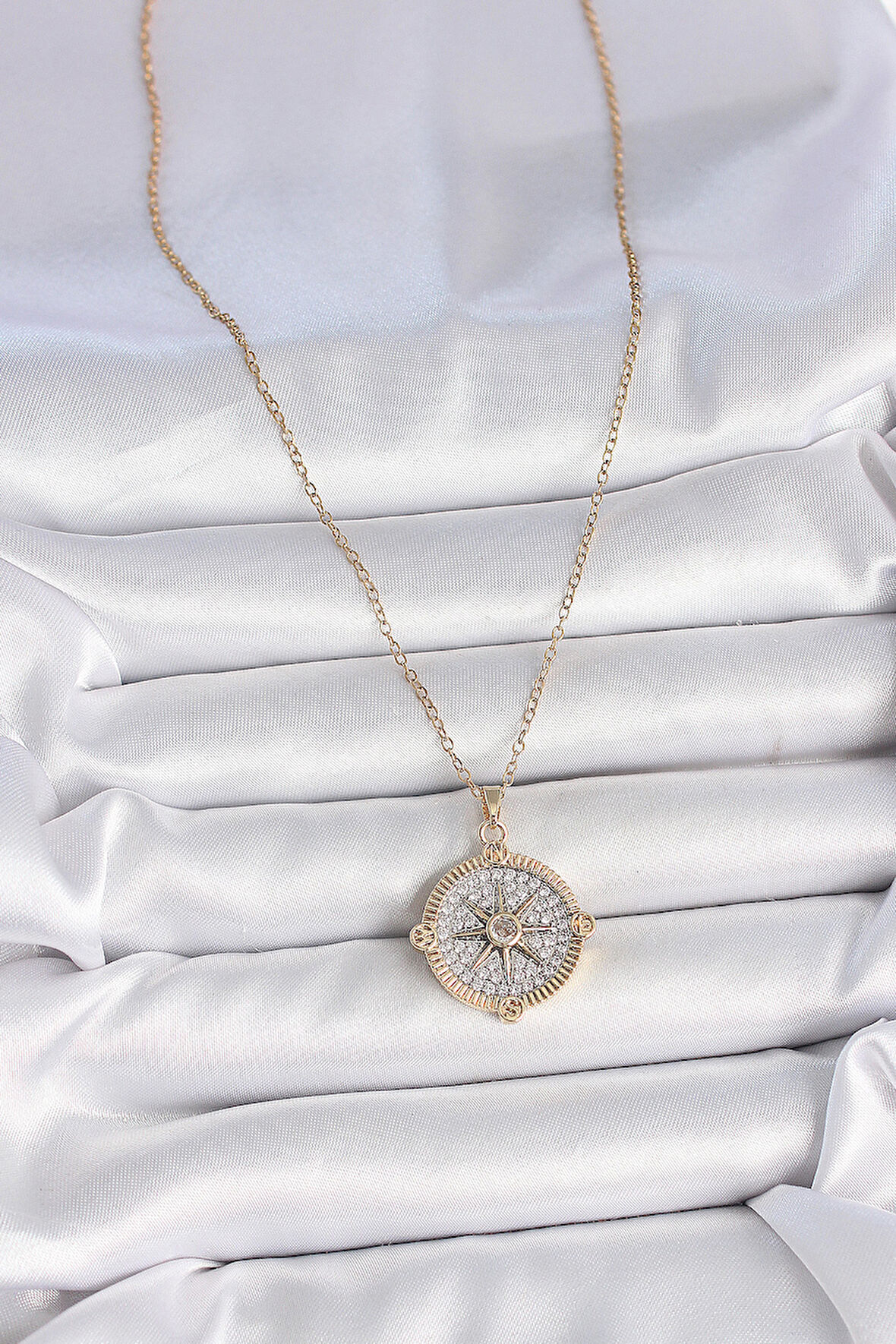 Zarif Kadın için Golden Çelik Zirkonlu Pusula Kolye