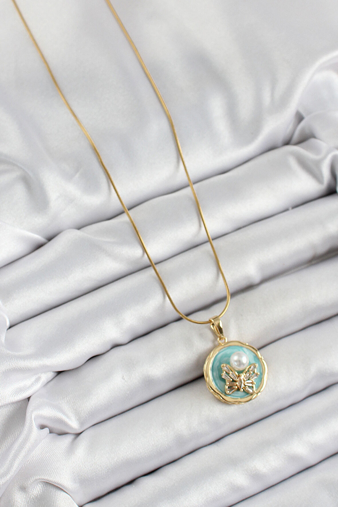 Zarif Kadın için Golden Çelik Zirkonlu Turkuaz Portre İnci Kelebek Kolye