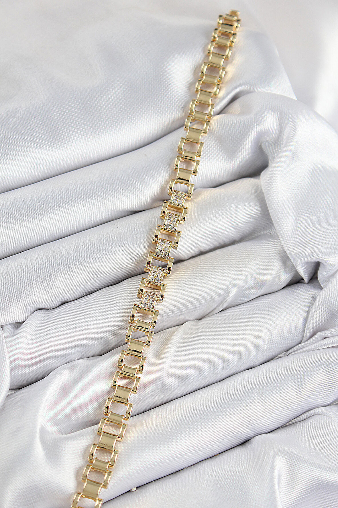 Zarif Kadın için Golden Pirinç Zirkonlu Parçalı Stil Bileklik