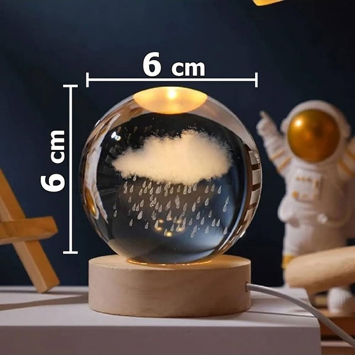 Büro Ev Ofis Dekoru için 6CM Ahşap Altlıklı Yağmur Bulutu Işıklı Cam Küre
