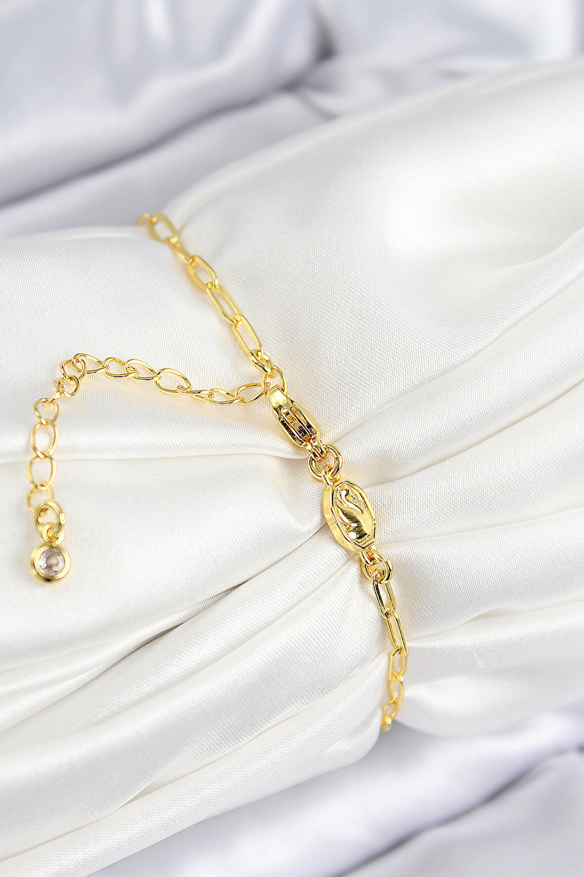 Zarif Kadın için Golden Pirinç Zirkonlu Prestij Çiçek Stil Bileklik