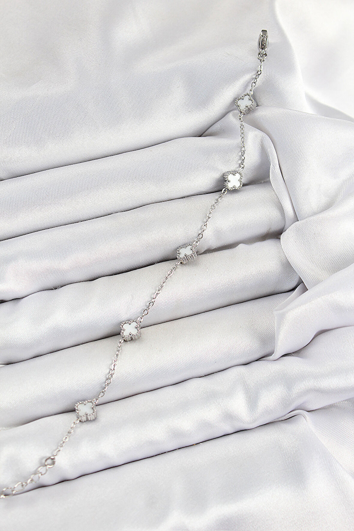 Zarif Kadın için Silver Çelik Beyaz Sedefli Yonca Bileklik