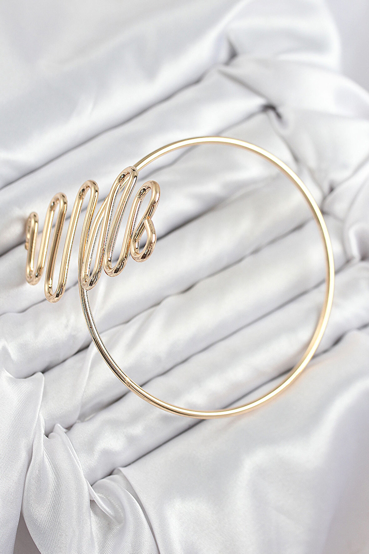 Zarif Kadın için Golden Pirinç Kıvrımlı Pazu Bileklik