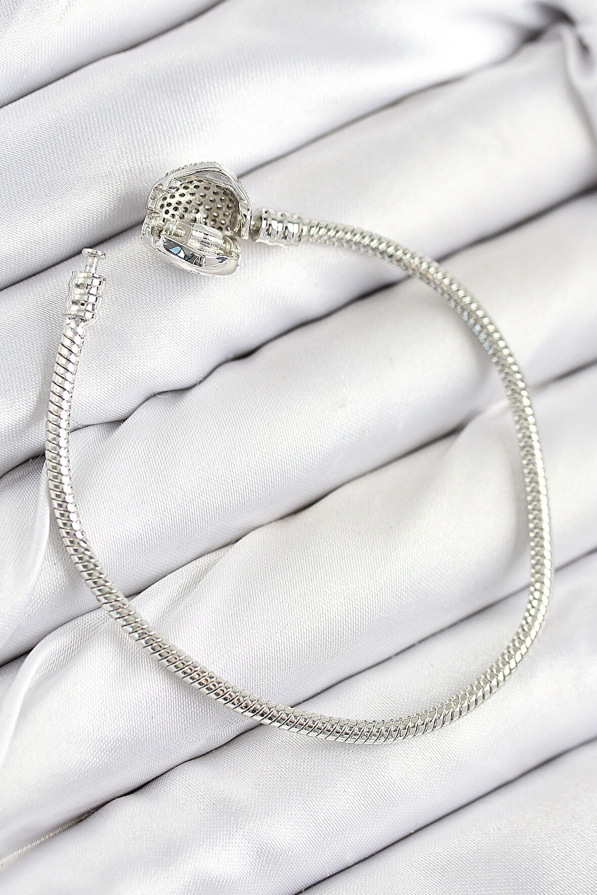 Zarif Kadın için Silver Pirinç Charm Zirkonlu Kalp Bileklik