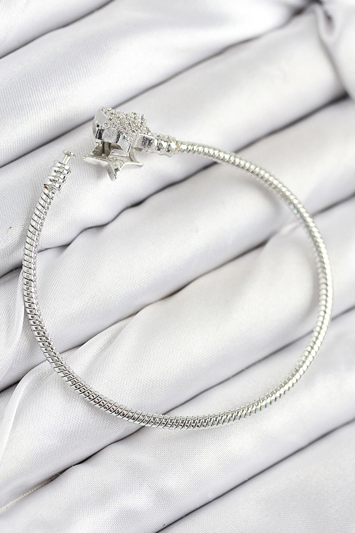 Zarif Kadın için Silver Pirinç Charm Zirkonlu Yıldız Bileklik