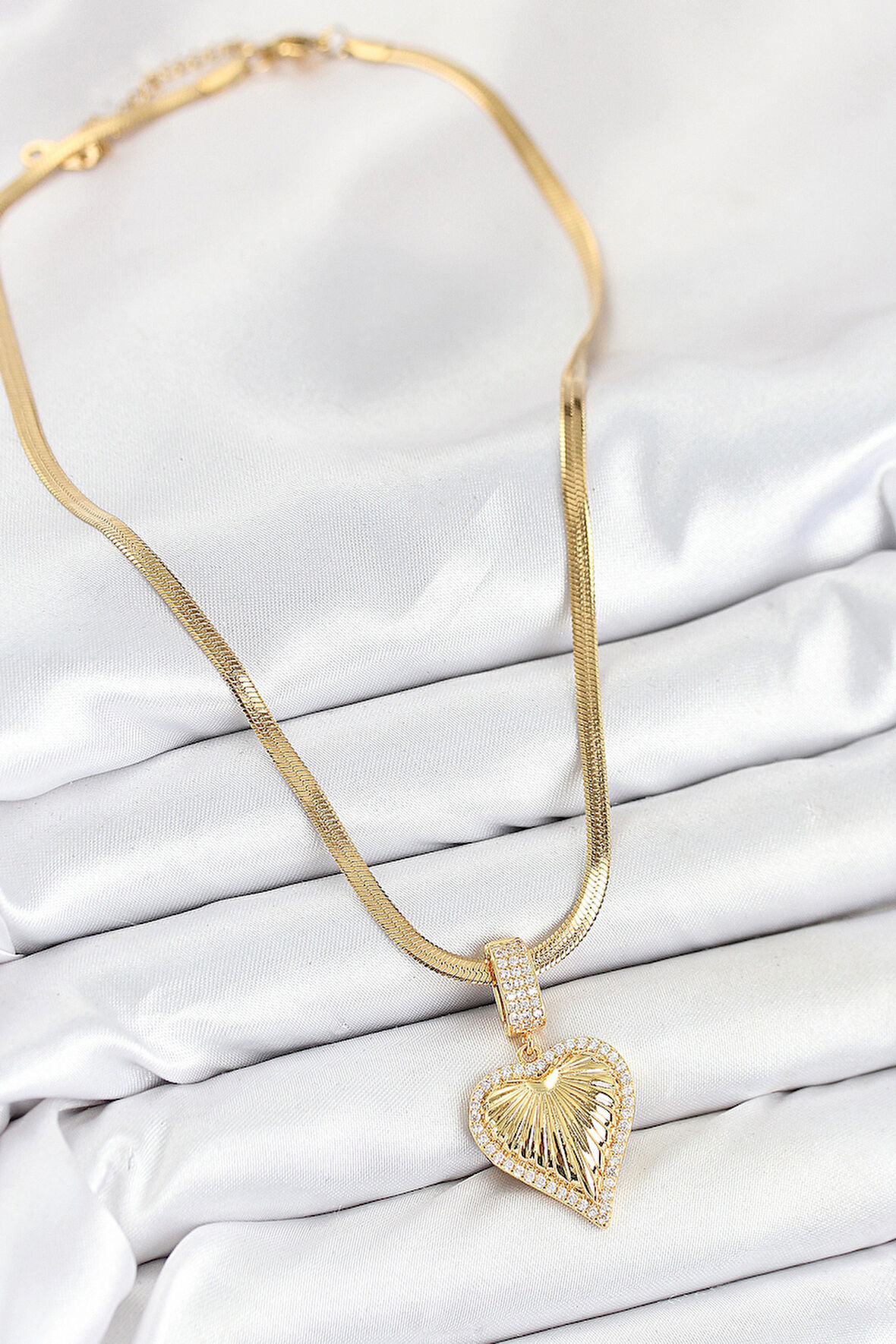 Zarif Kadın için Golden Çelik Zirkonlu Kalp Tarz Kolye