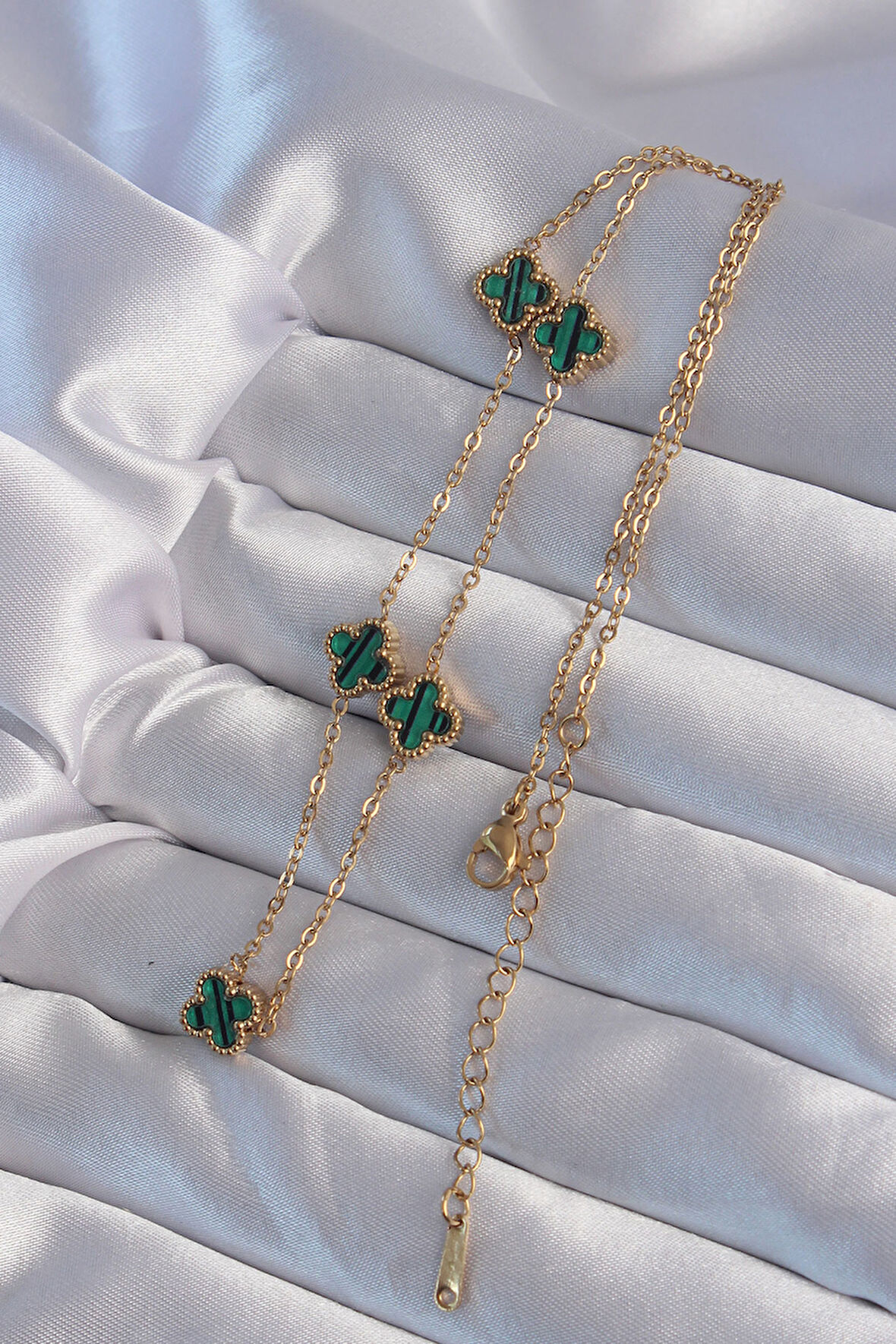 Zarif Kadın için Golden Çelik Mini Yeşil Mineli Yonca Kolye