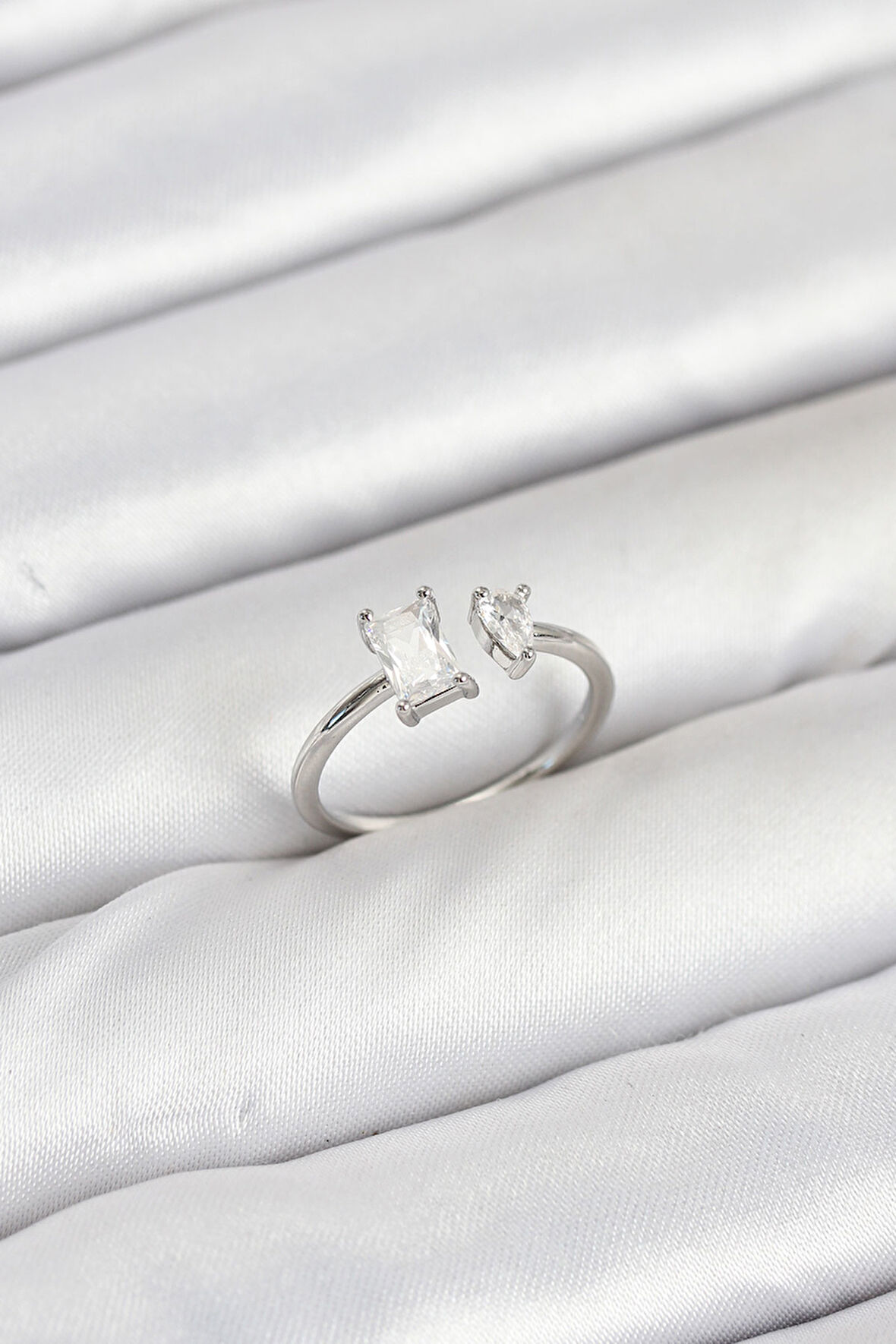 Zarif Kadın için Silver Pirinç Zirkonlu Stil Yapım Yüzük