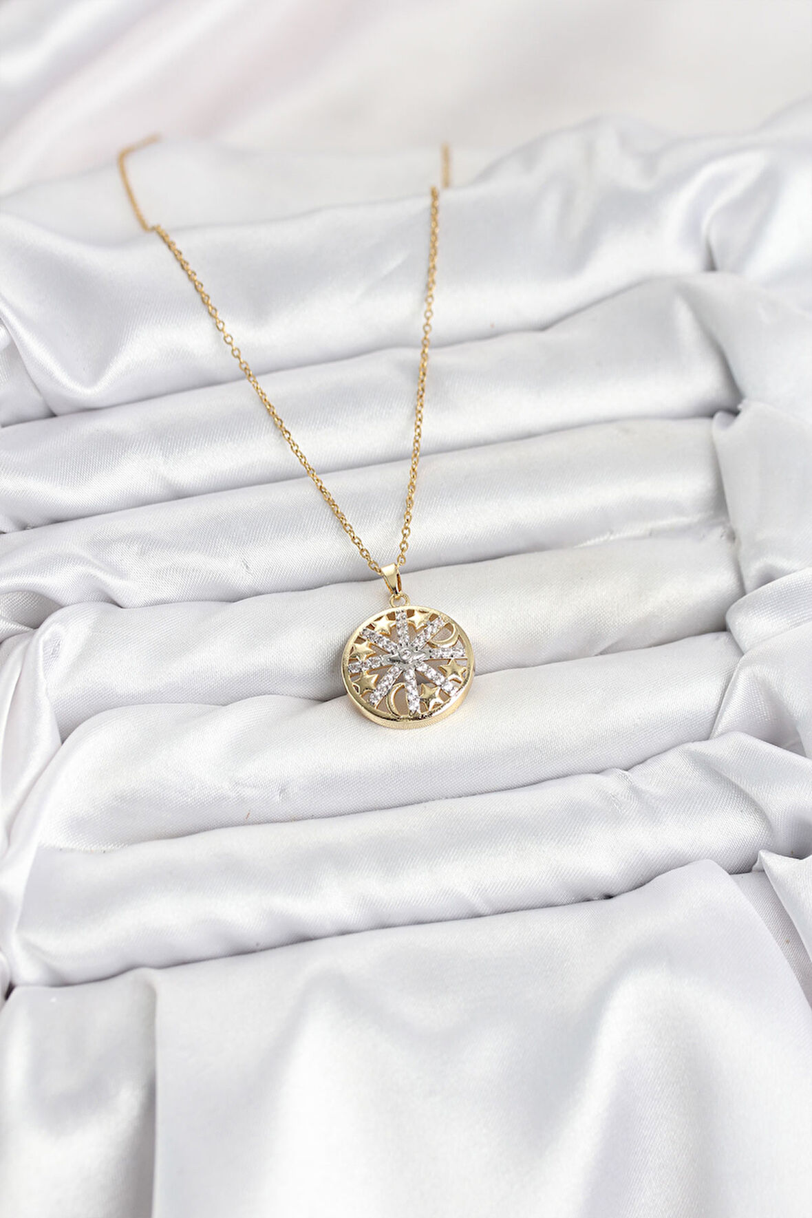 Zarif Boyunlar için Golden Çelik Zirkonlu Zincir Kadın Kolye