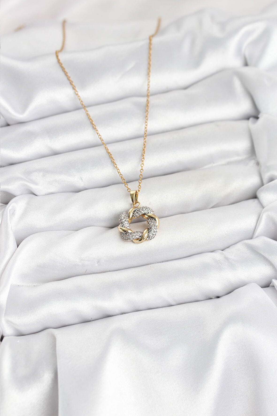 Zarif Boyunlar için Golden Çelik Zirkonlu Zincir Sarmal Kadın Kolye