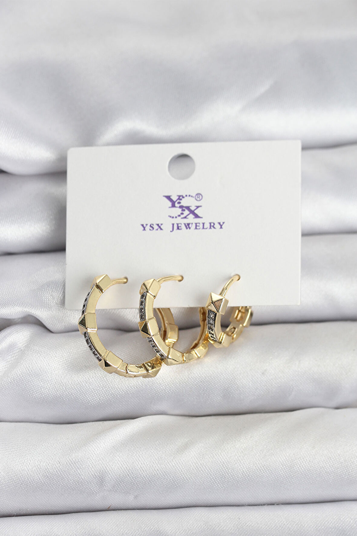 Zarif Kulaklar için Golden Metal Zirkonlu Kadın Küpe