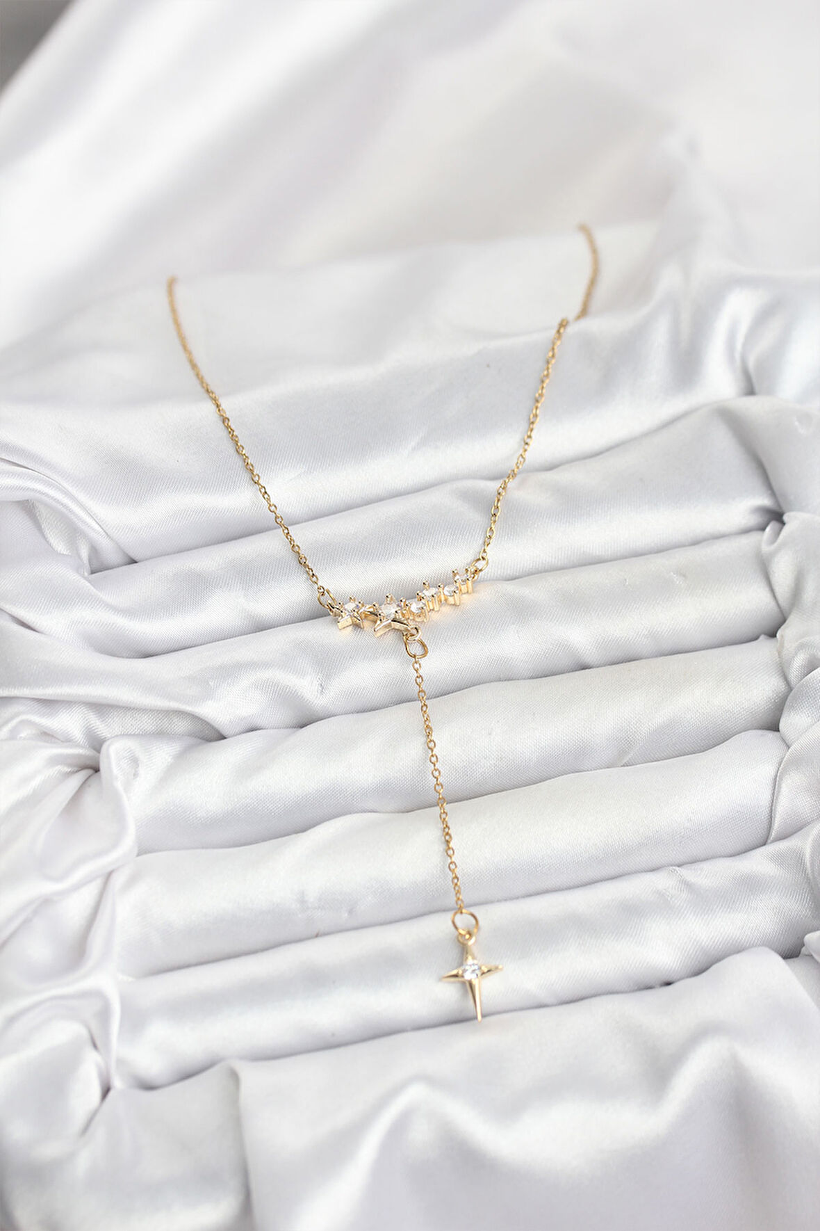 Zarif Boyunlar için Golden Çelik Zincir Yıldız Kadın Kolye