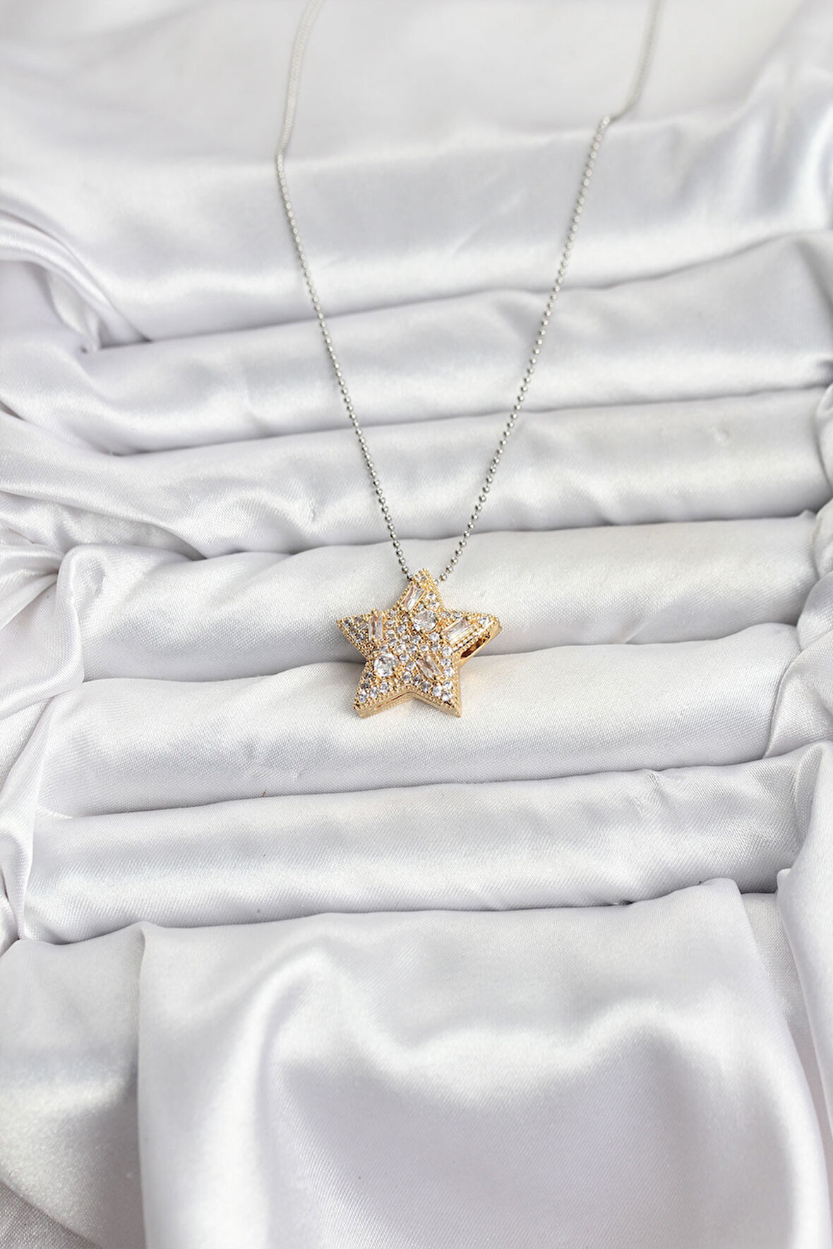 Zarif Boyunlar için Silver Çelik Zincir Zincirli Gold Yıldız Kadın Kolye