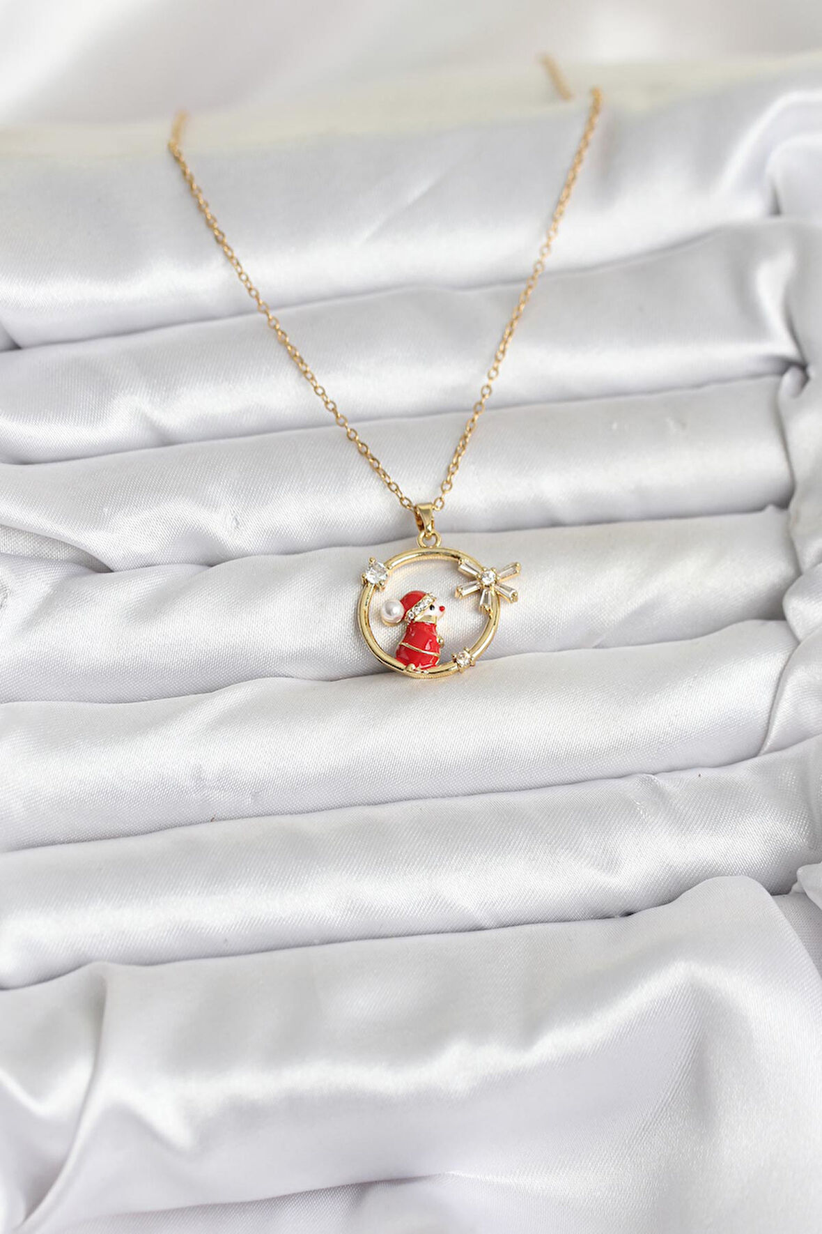 Zarif Boyunlar için Golden Çelik Zincir Yılbaşı Stil Kadın Kolye