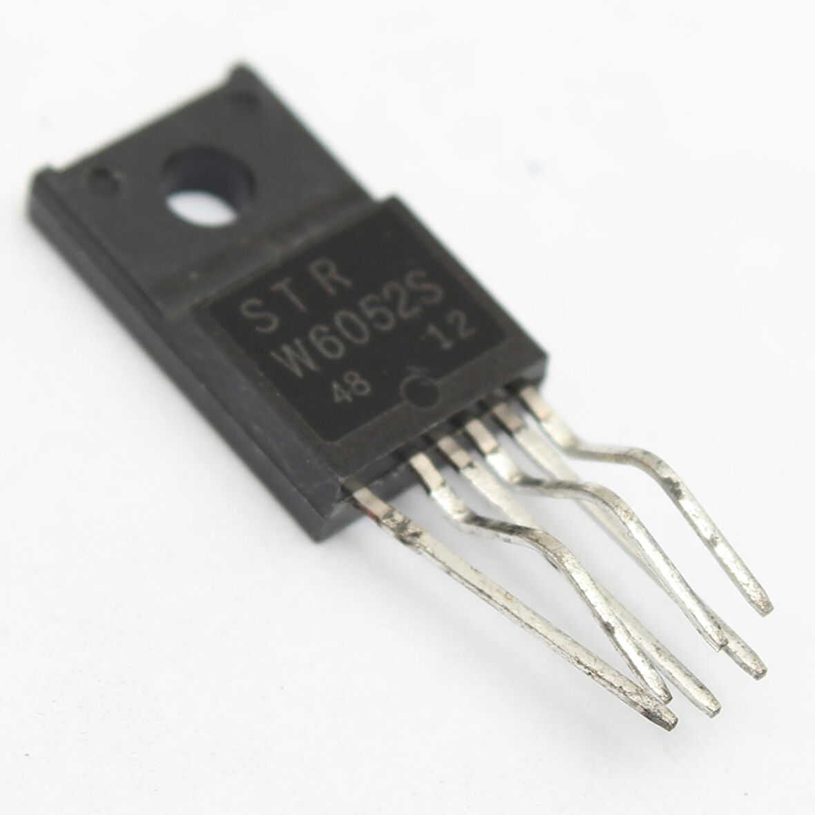 Entegre Devre STRW 6052S