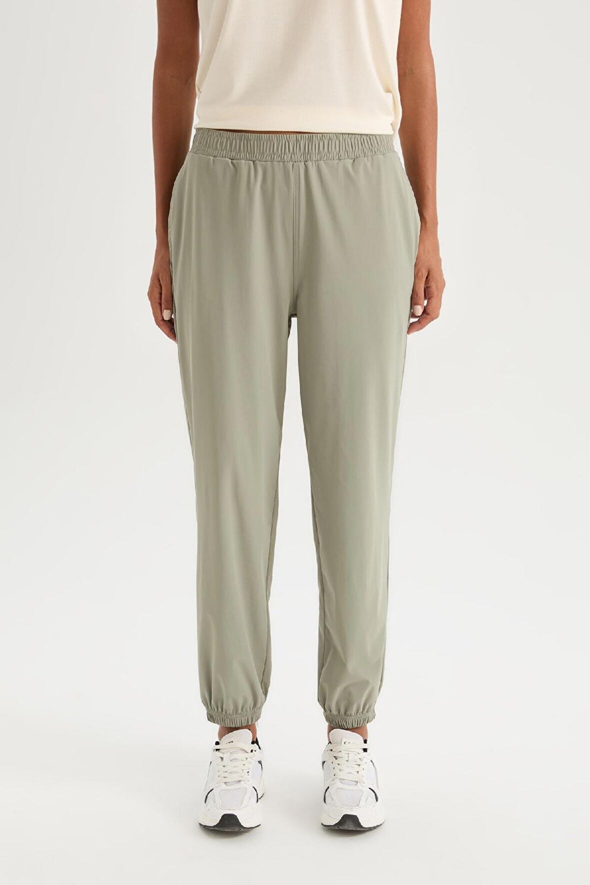 DeFactoFit Wide Leg Geniş Paça Cepli Sporcu Dokuma Pantolon C9415AX25SPKH418