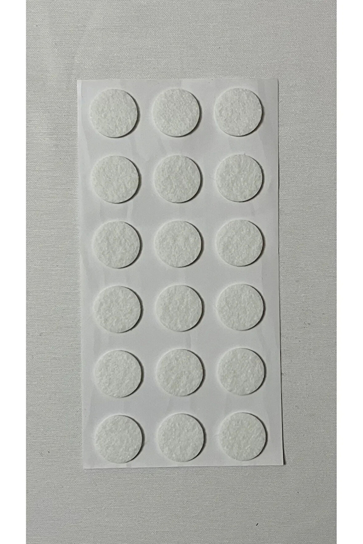 Mobilya Masa Sandalye Koltuk Ayağı Kaydırmaz Ses Önleyici Keçe Yapışkanlı 30mm Daire Beyaz