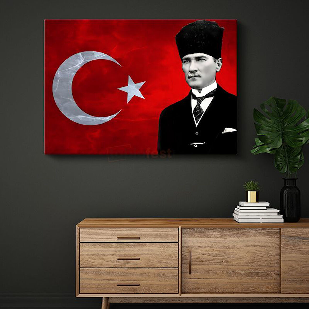 Kalpaklı Atatürk - Kırmızı Bayrak Fonlu Portre Kanvas Tablo