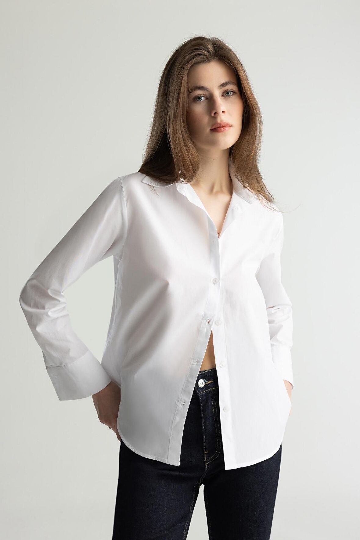DeFacto Regular Fit Basic Düz Poplin Uzun Kollu Beyaz Gömlek E5336AX25SPWT34