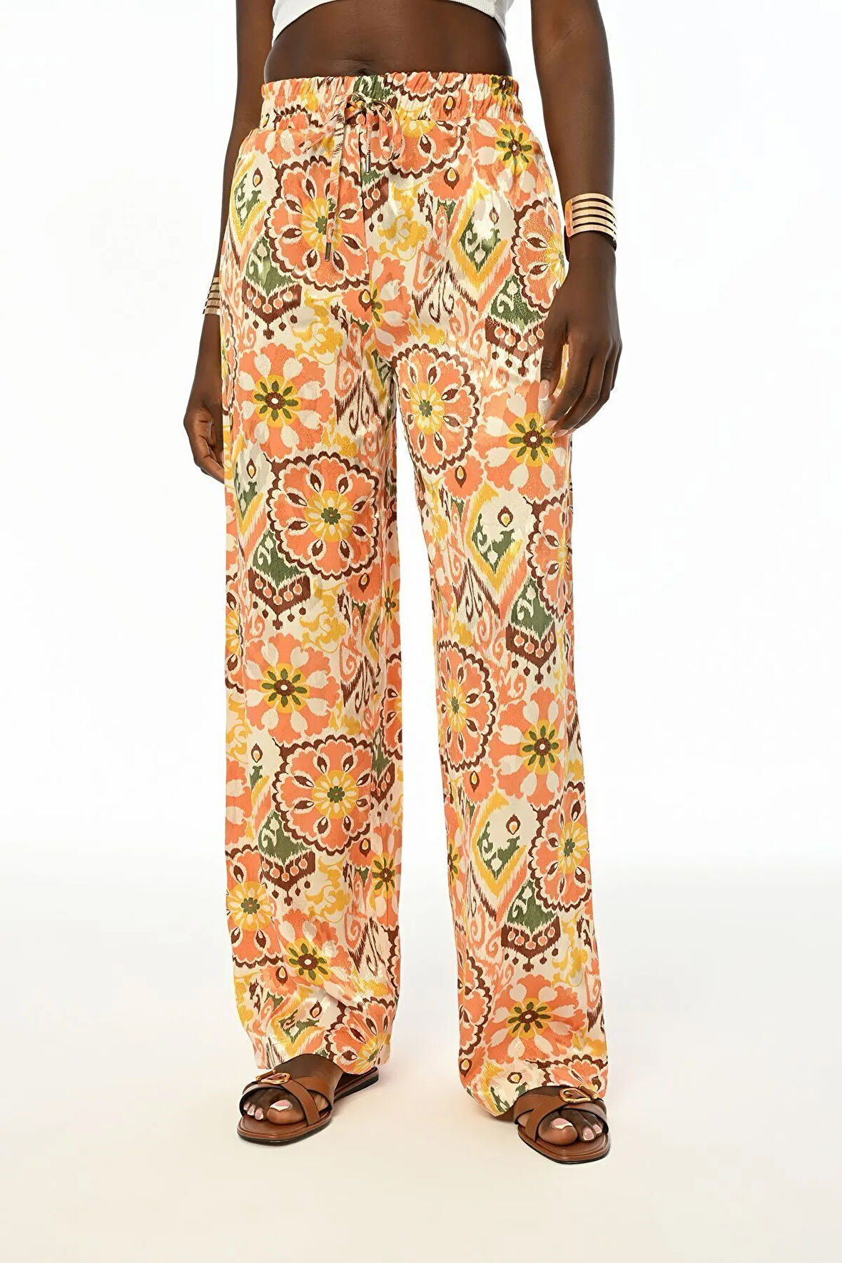 KADIN BELİ LASTİKLİ RAHAT KALIP BOL PAÇA GEOMETRİK DESENLİ PANTOLON