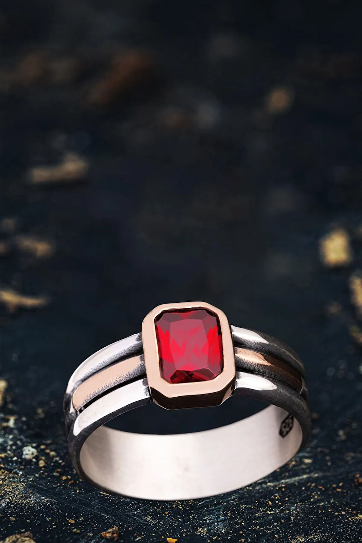 Erkek Gümüş Yüzük - Kırmızı Yakut Taşlı Ince Kibar Erkek Yüzüğü