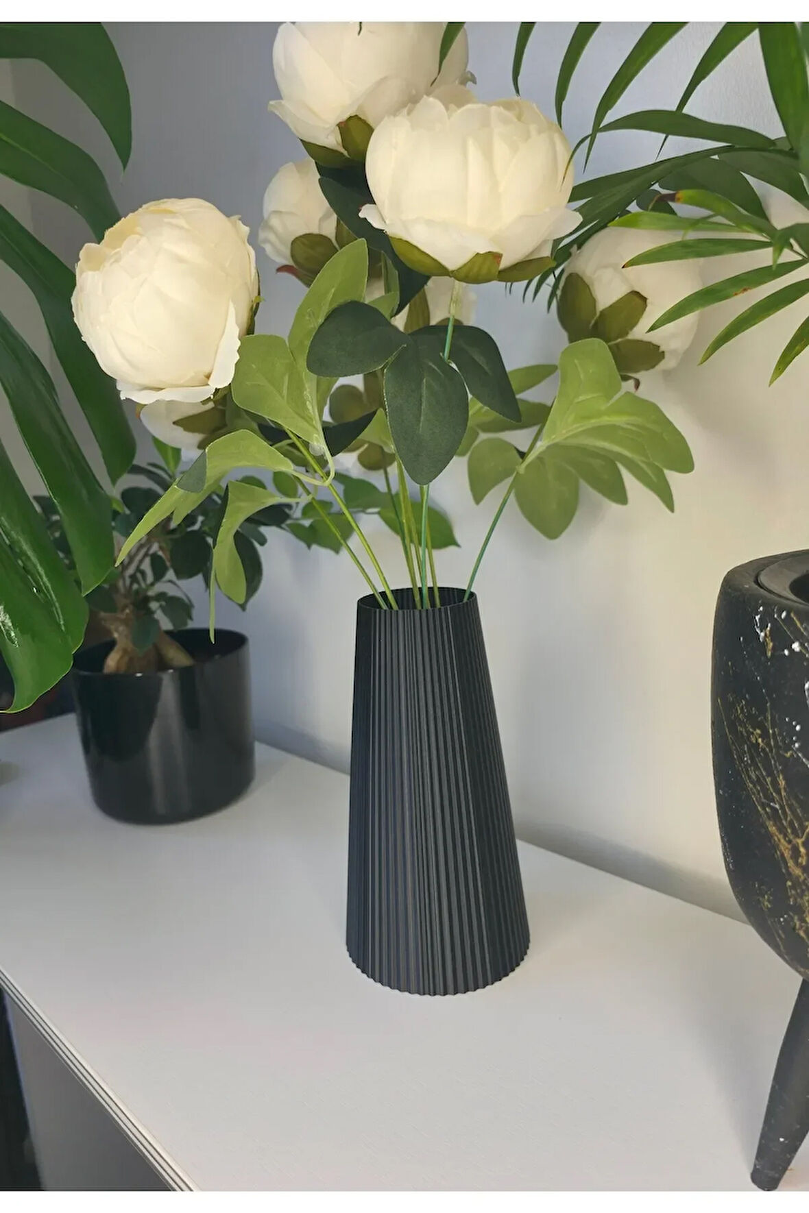 Cevizdizayn Linea Vazo Serisi- TAŞ TABANLI PLA VAZO- SADELİĞİN ZERAFETİ - Taban 10cm Yükseklik 19cm