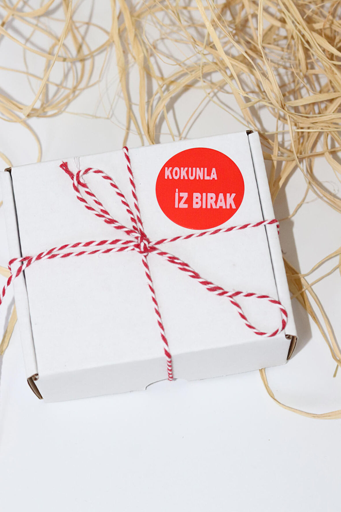 Kokunla İz Bırak Yazılı Beyaz 50 mm Yuvarlak Yapışkanlı Sticker Etiket 100 Adet