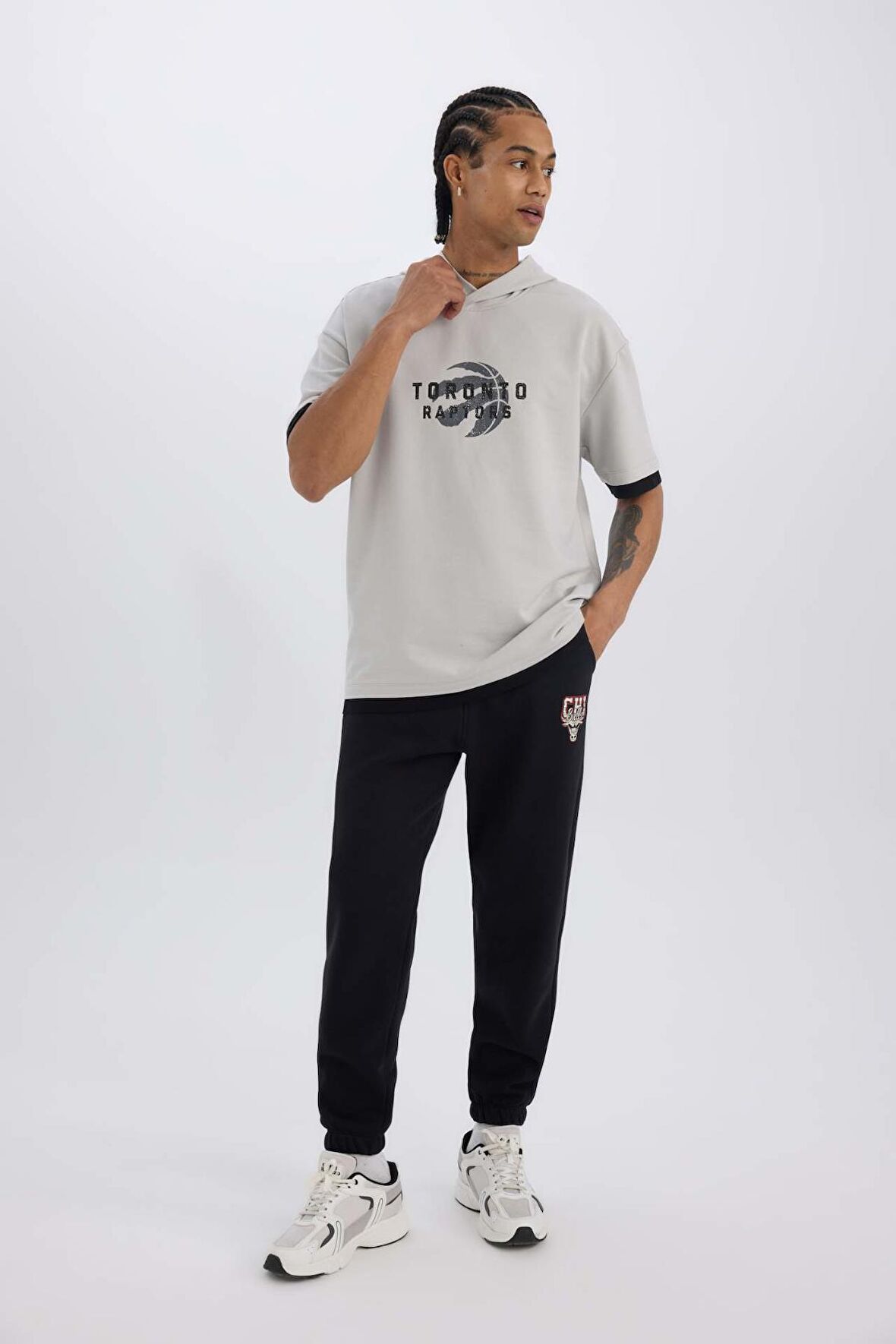 DeFactoFit Kalın Jogger Eşofman Altı NBA Chicago Bulls Standart Fit Cepli Beli Bağcıklı Lastikli Paça D3251AX24WNBK81