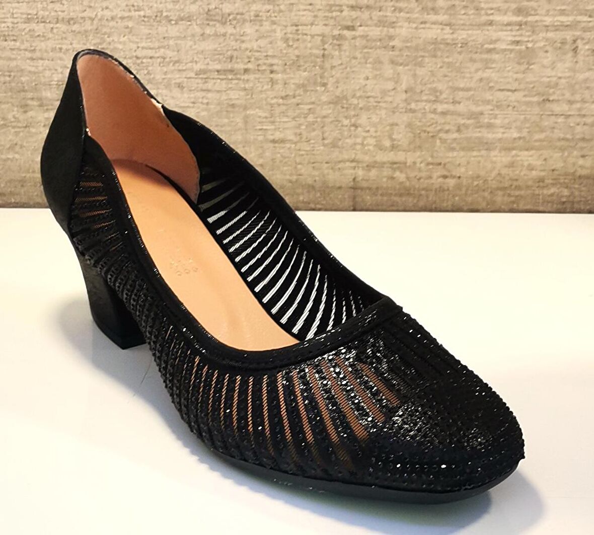 White Line 8642 Kadın Siyah Taşlı Kalın Kısa Topuk Ayakkabı