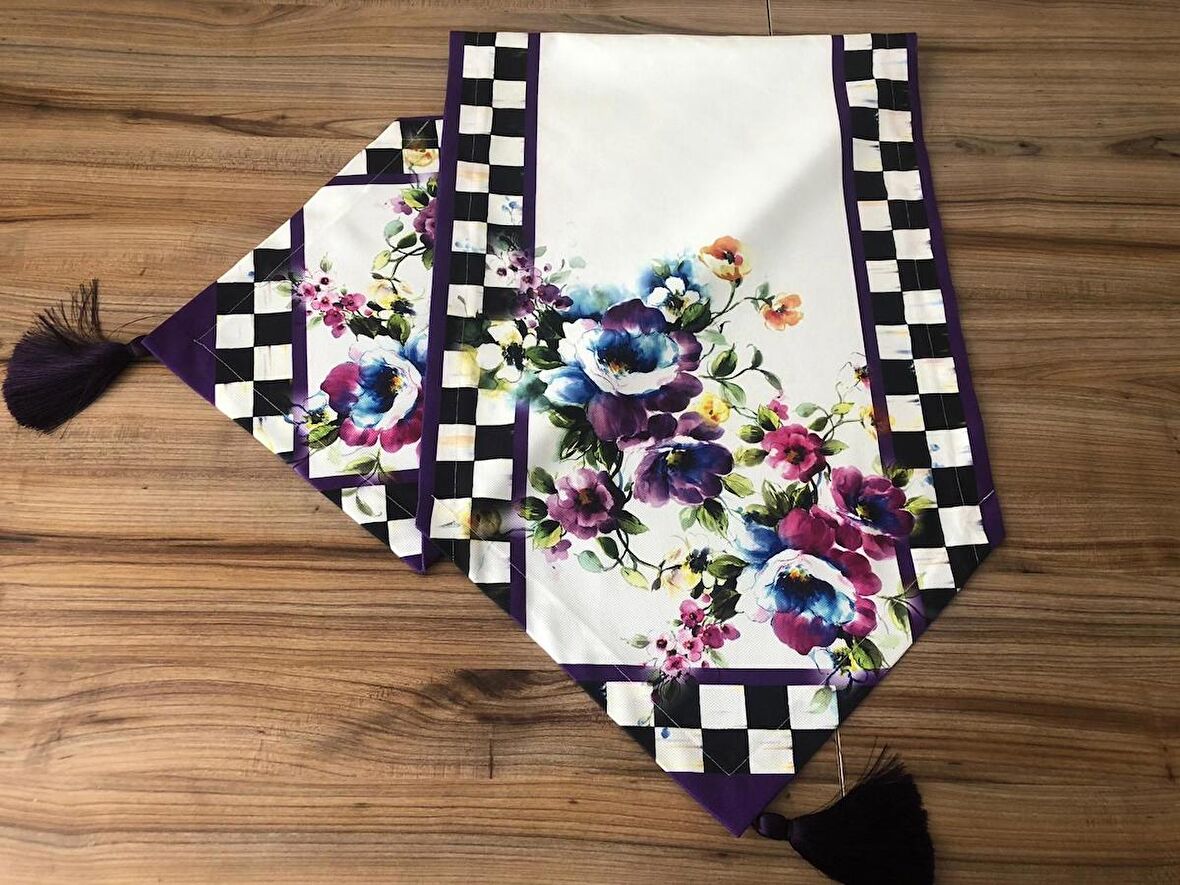 BEYAZ ZEMİN ÜZERİNE MOR GÜL DESENLİ RUNNER