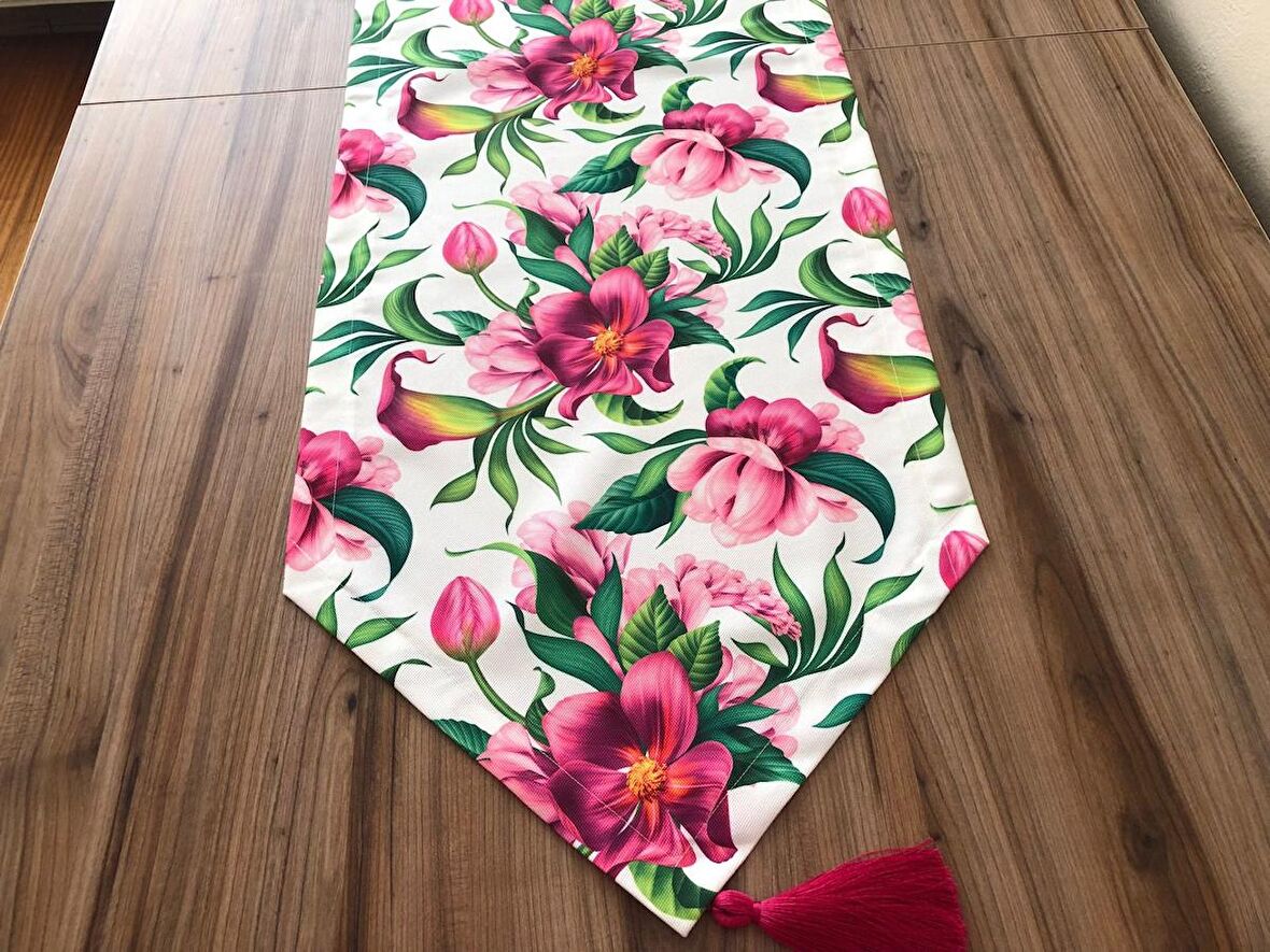 BEYAZ ZEMİN ÜZERİ ÇİÇEK DESENLİ RUNNER