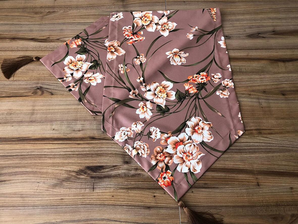 KAHVERENGİ ZEMİNLİ ÇİÇEK DESENLİ RUNNER