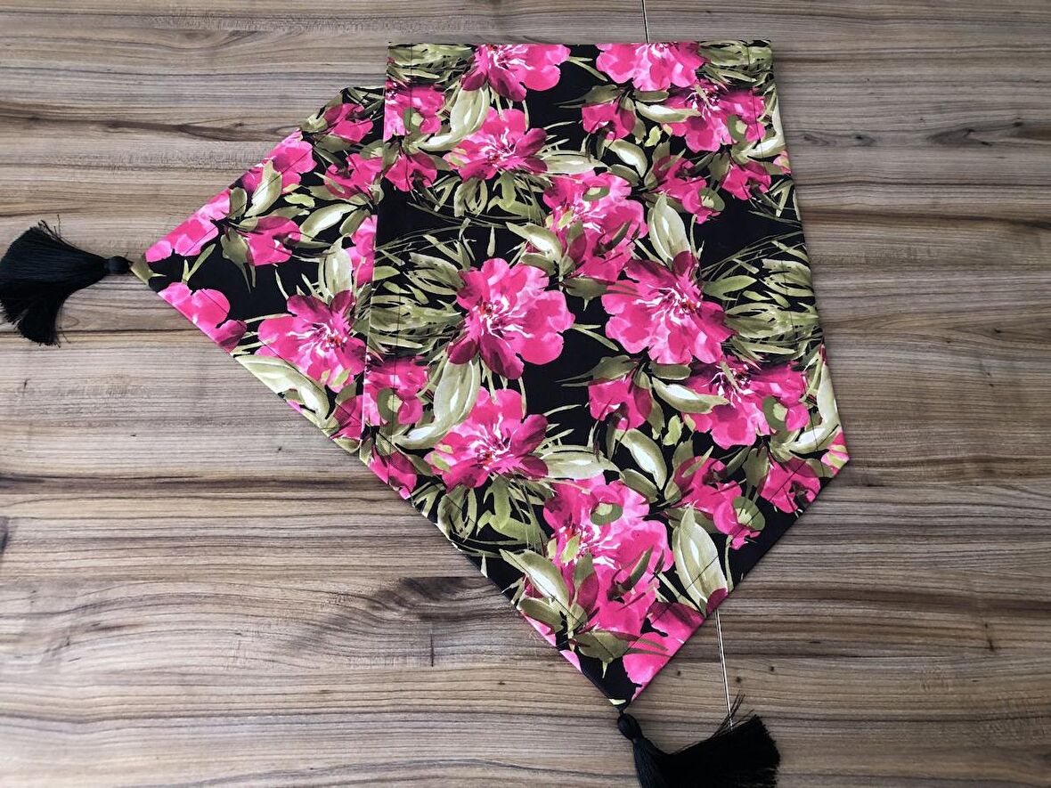 SİYAH ZEMİN FUŞYA ÇİÇEKLİ RUNNER