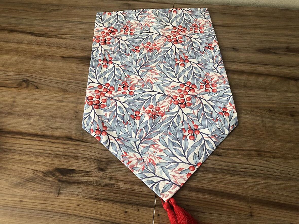 YAPRAKLAR ARASINDA KOKİNA ÇİÇEĞİ DESENLİ RUNNER