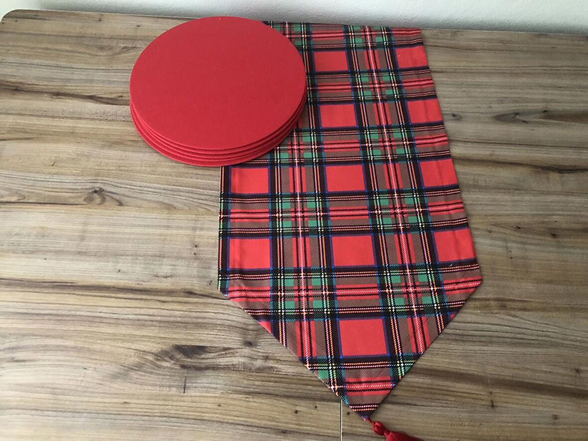 YILBAŞI EKOSE DESENLİ RUNNER & SUPLA