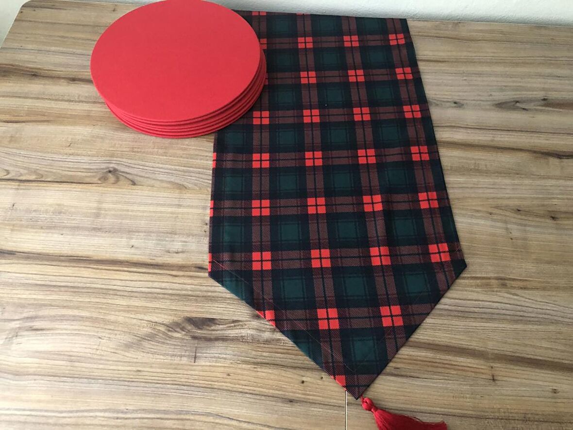 YILBAŞI EKOSE DESENLİ RUNNER & SUPLA