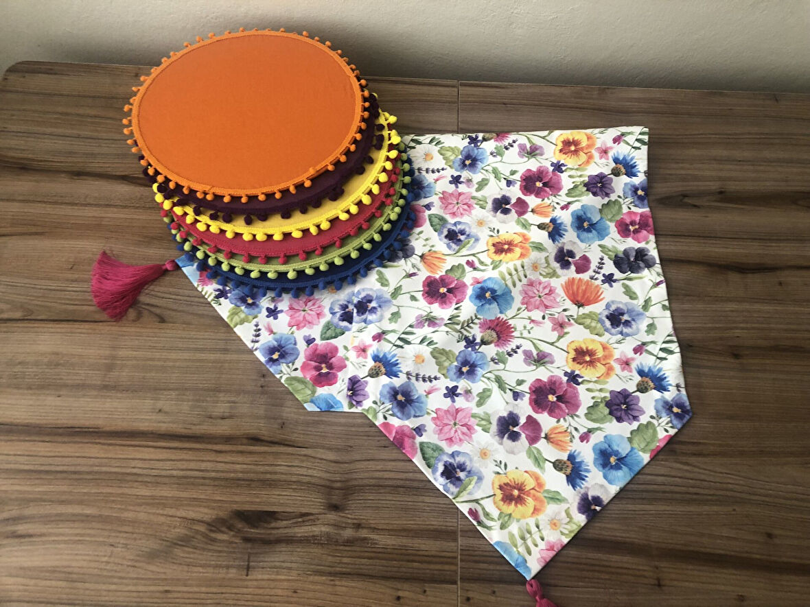 ÇİÇEK DESENLİ RUNNER & PONPONLU SUPLA