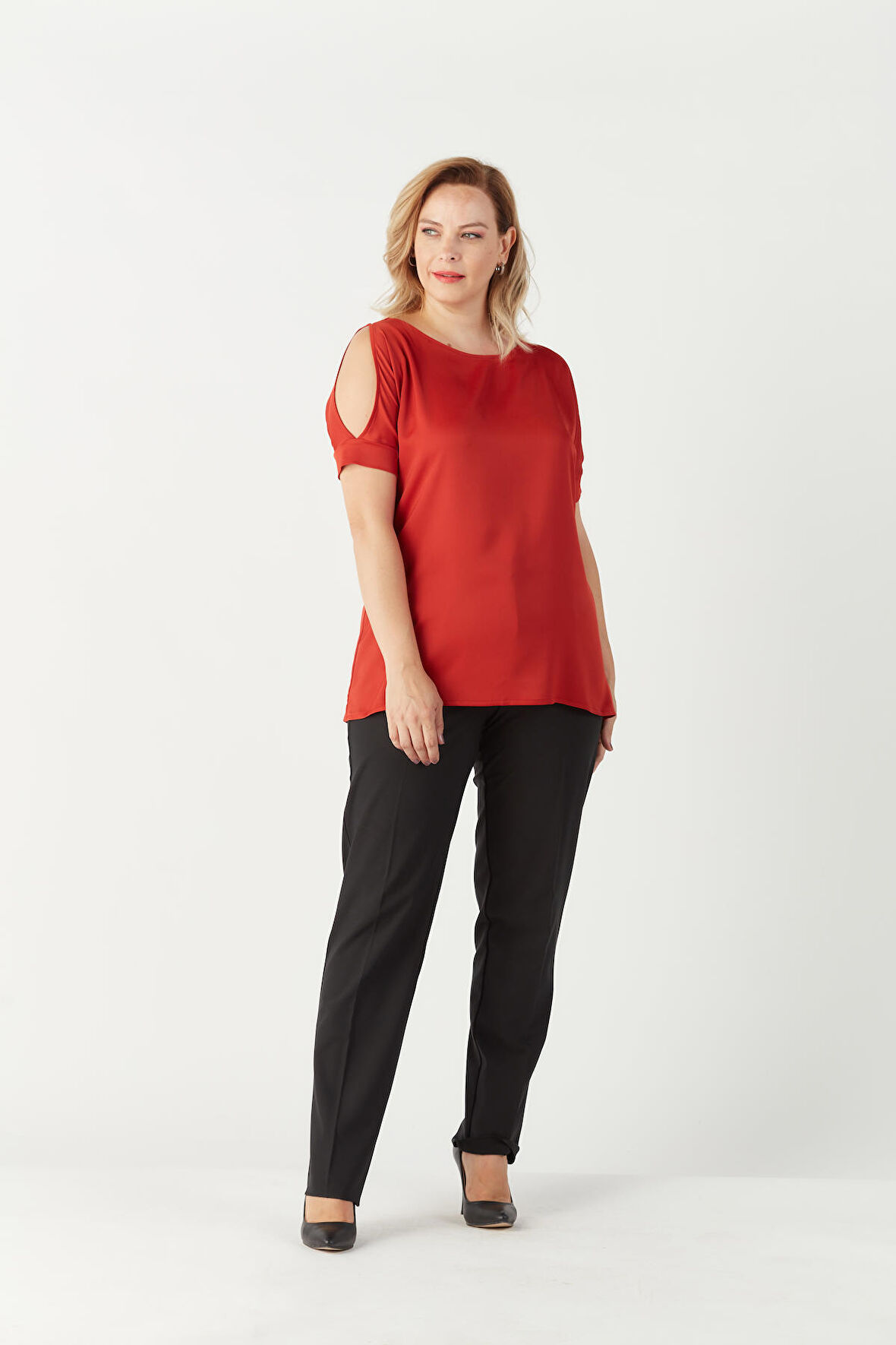 3235 Açık Omuz Detaylı Saten Büyük Beden Şık Bluz Tarçın