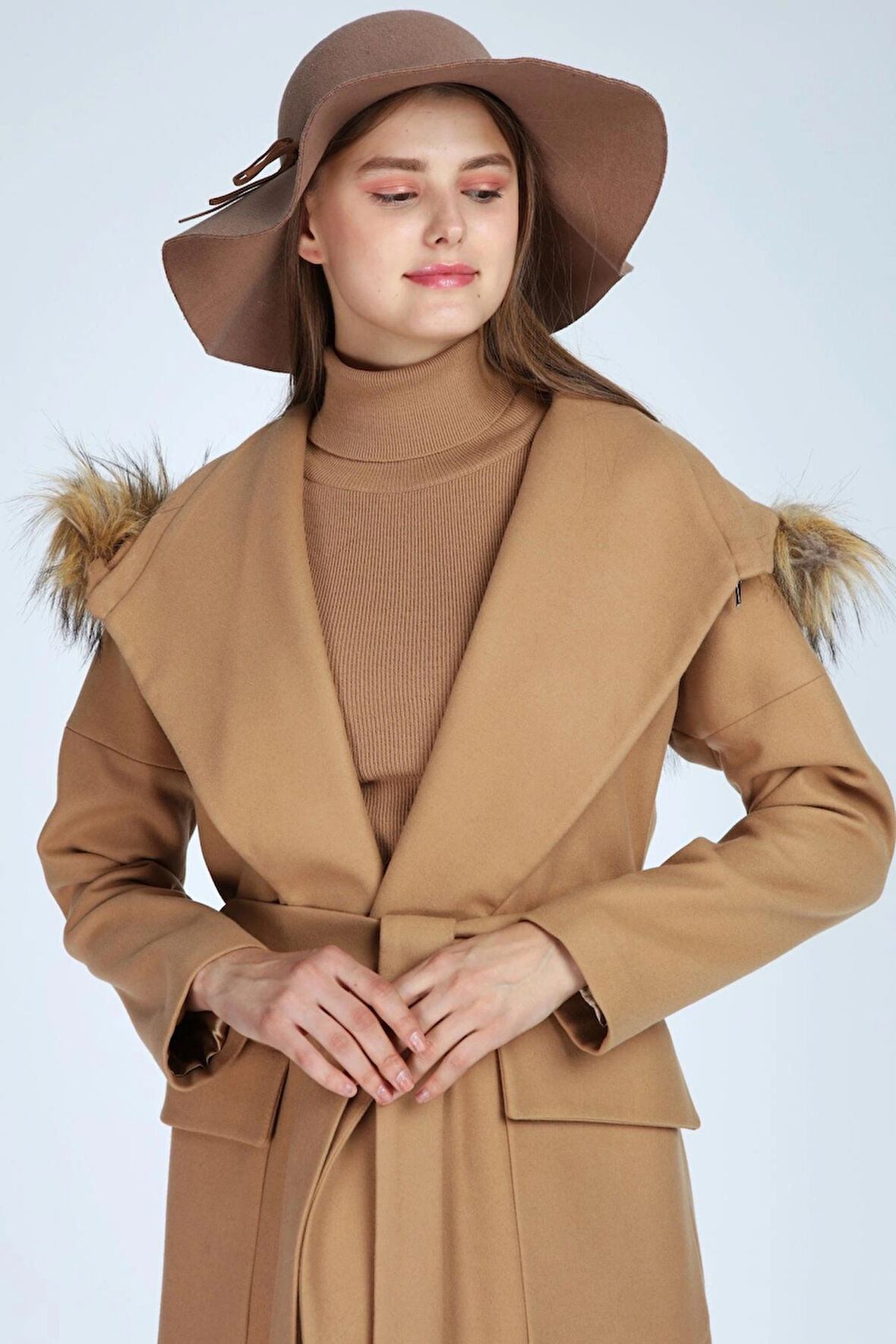 VEGER KAPÜŞONU KÜRKLÜ ÖZEL TASARIM İHRACAT KALİTESİ KAŞE KABAN