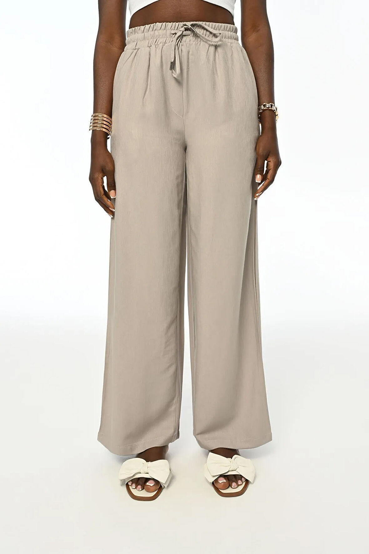 BELİ LASATİKLİ RAHAT KALIP BOL PAÇA PANTOLON